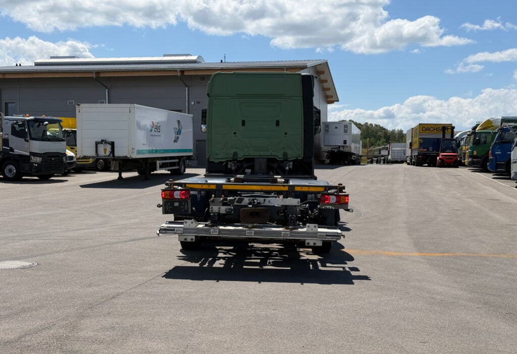 2014 Mercedes-Benz Actros 2542 6x2 BDF