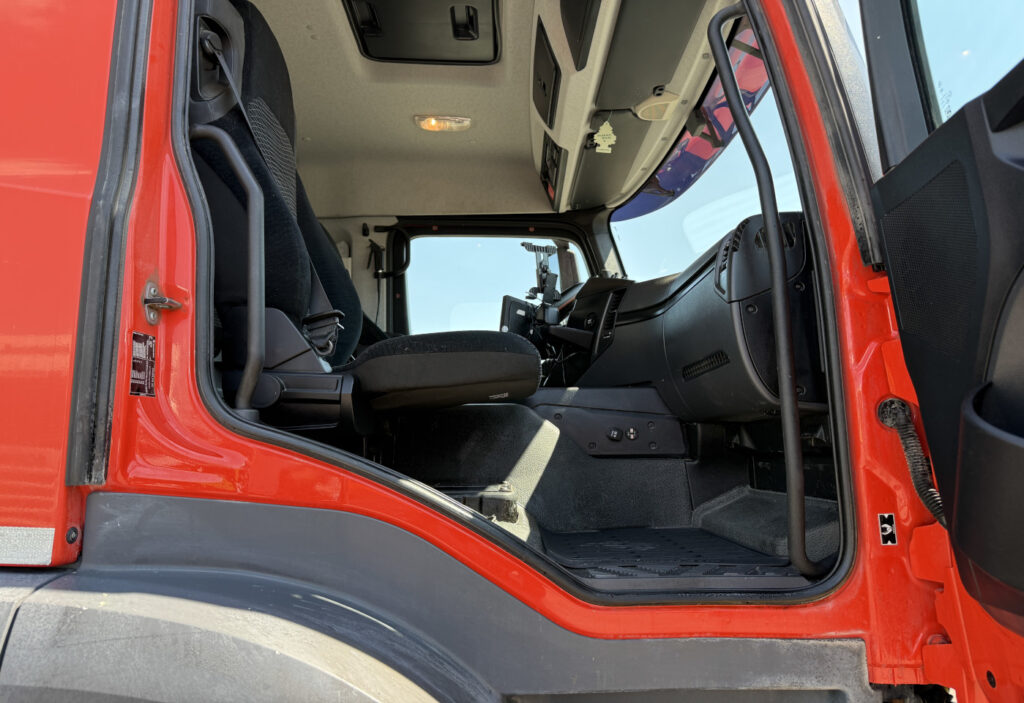 2017 Mercedes-Benz Arocs 3243 8x4 3-SK