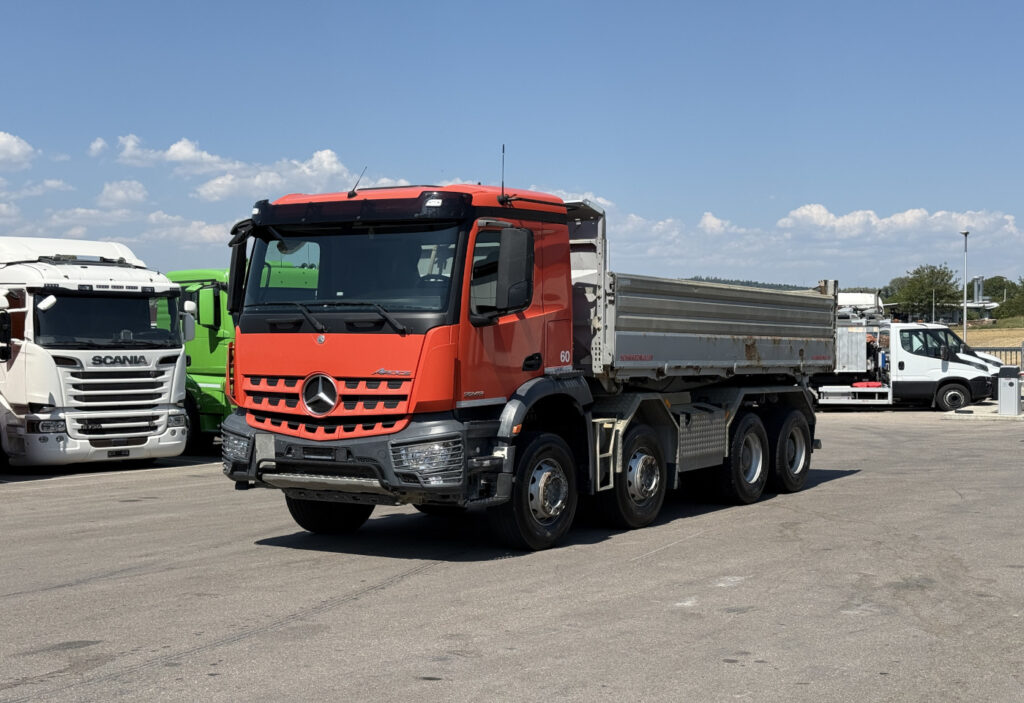 2017 Mercedes-Benz Arocs 3243 8x4 3-SK
