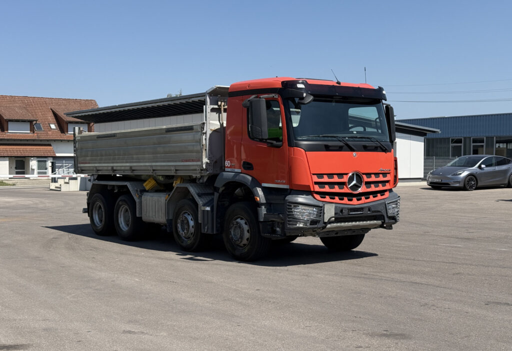 2017 Mercedes-Benz Arocs 3243 8x4 3-SK