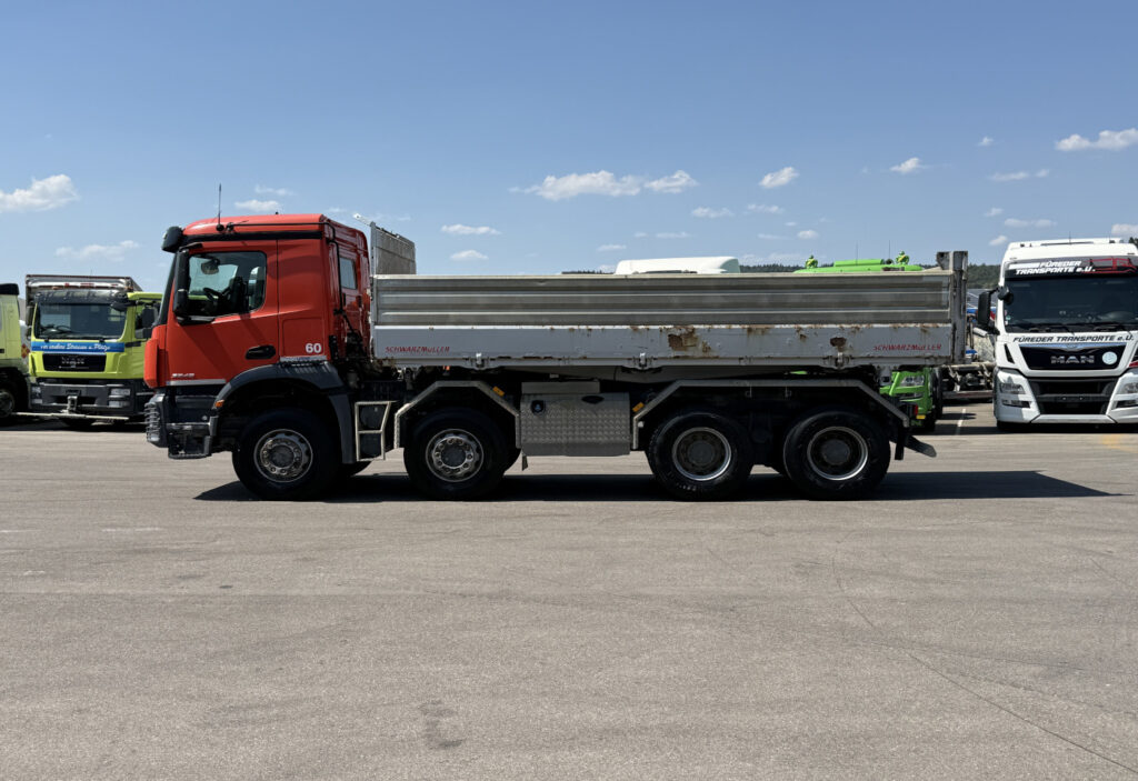 2017 Mercedes-Benz Arocs 3243 8x4 3-SK