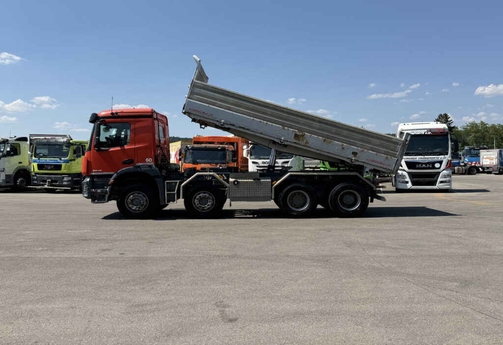 2017 Mercedes-Benz Arocs 3243 8x4 3-SK