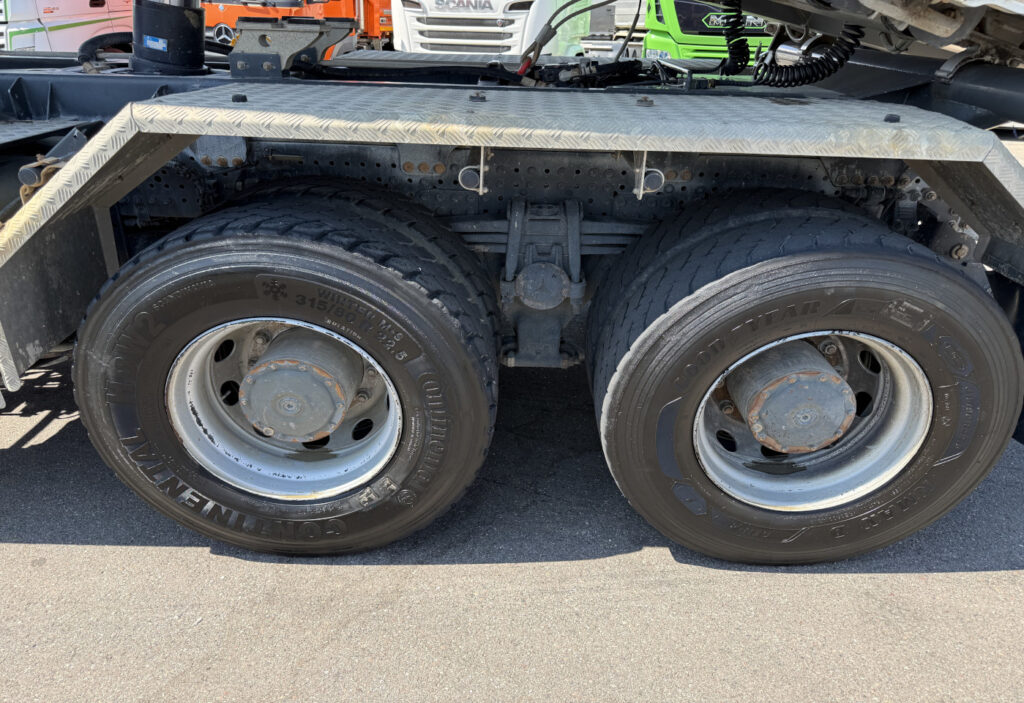 2017 Mercedes-Benz Arocs 3243 8x4 3-SK