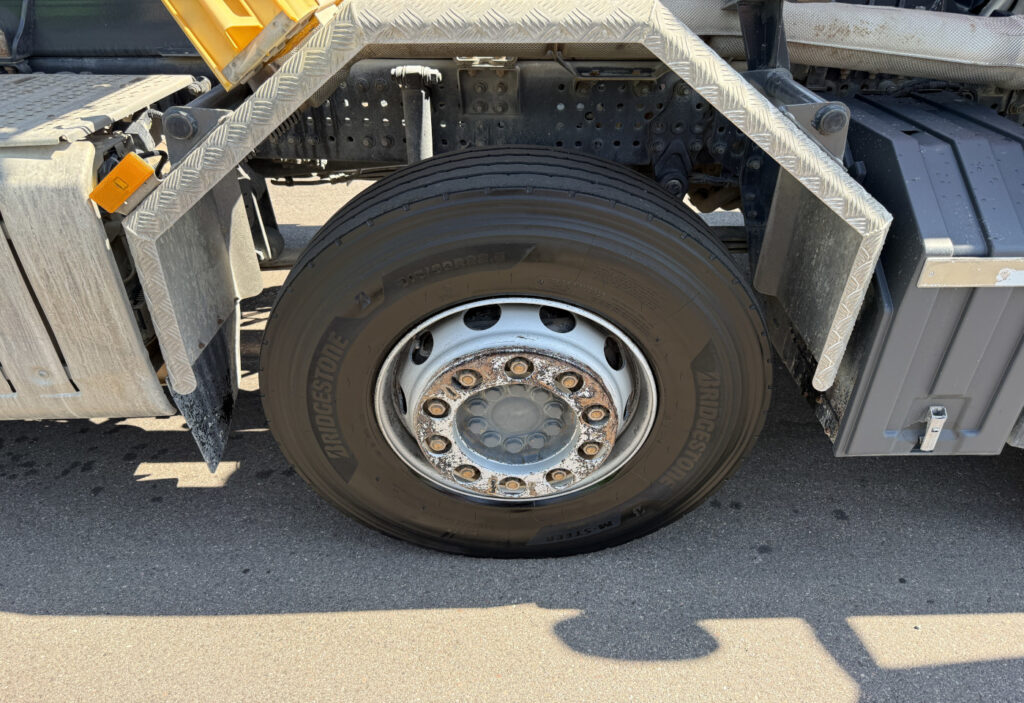 2017 Mercedes-Benz Arocs 3243 8x4 3-SK