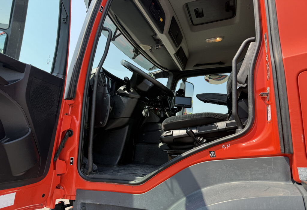 2017 Mercedes-Benz Arocs 3243 8x4 3-SK