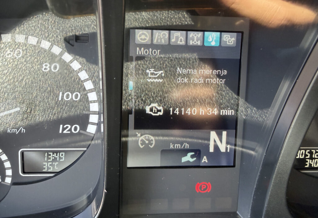 2017 Mercedes-Benz Arocs 3243 8x4 3-SK