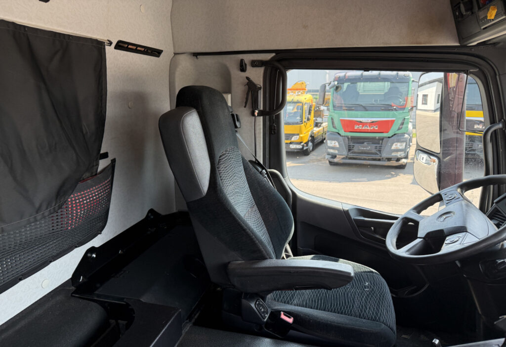 2017 Mercedes-Benz Arocs 3243 8x4 3-SK