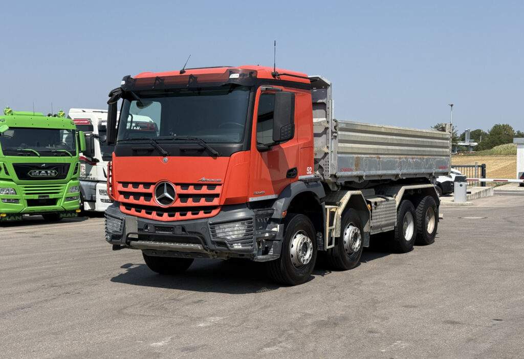 2017 Mercedes-Benz Arocs 3243 8x4 3-SK