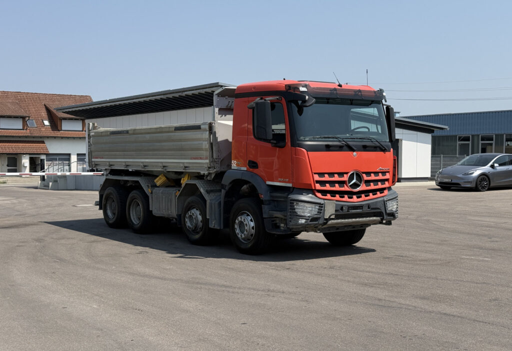 2017 Mercedes-Benz Arocs 3243 8x4 3-SK