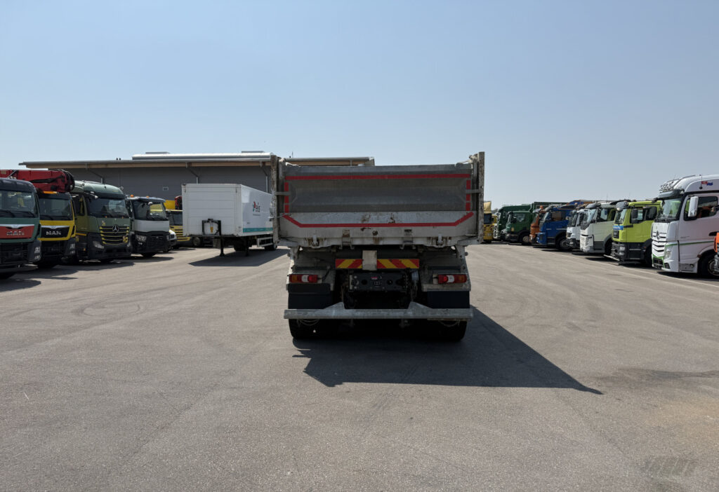 2017 Mercedes-Benz Arocs 3243 8x4 3-SK