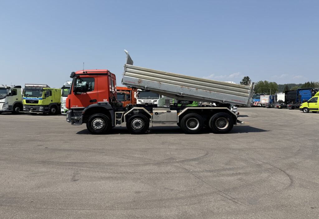2017 Mercedes-Benz Arocs 3243 8x4 3-SK