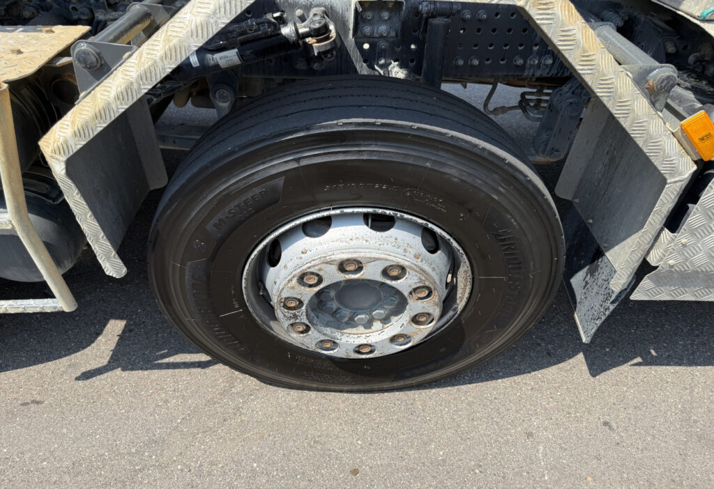 2017 Mercedes-Benz Arocs 3243 8x4 3-SK