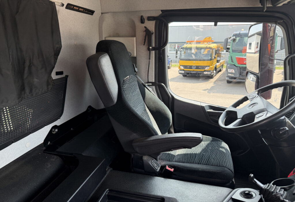 2017 Mercedes-Benz Arocs 3243 8x4 Schwarzmüller