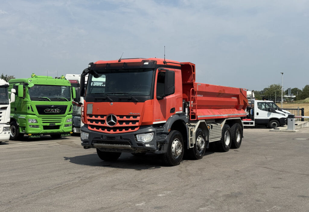 2017 Mercedes-Benz Arocs 3243 8x4 Schwarzmüller