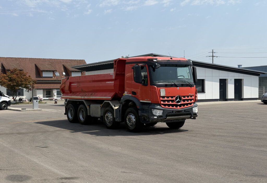 2017 Mercedes-Benz Arocs 3243 8x4 Schwarzmüller