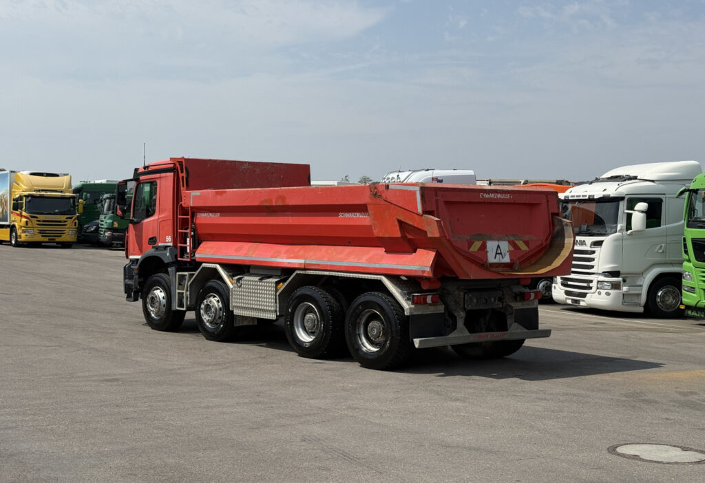 2017 Mercedes-Benz Arocs 3243 8x4 Schwarzmüller