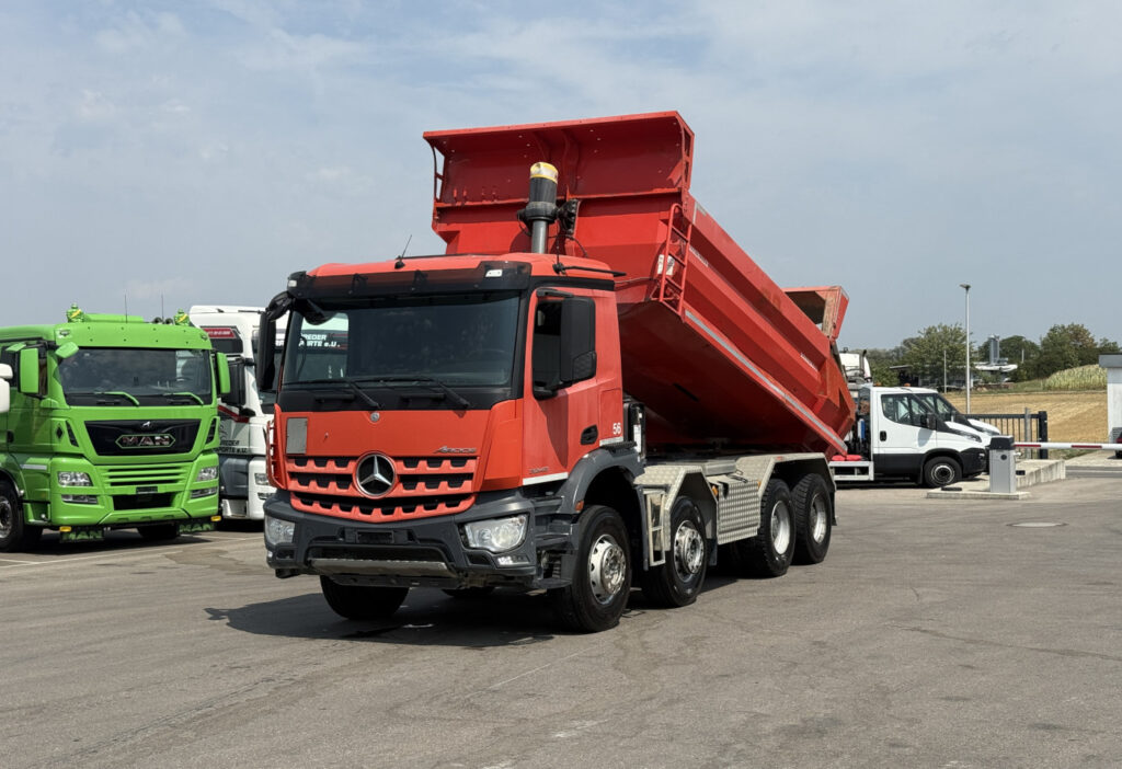 2017 Mercedes-Benz Arocs 3243 8x4 Schwarzmüller