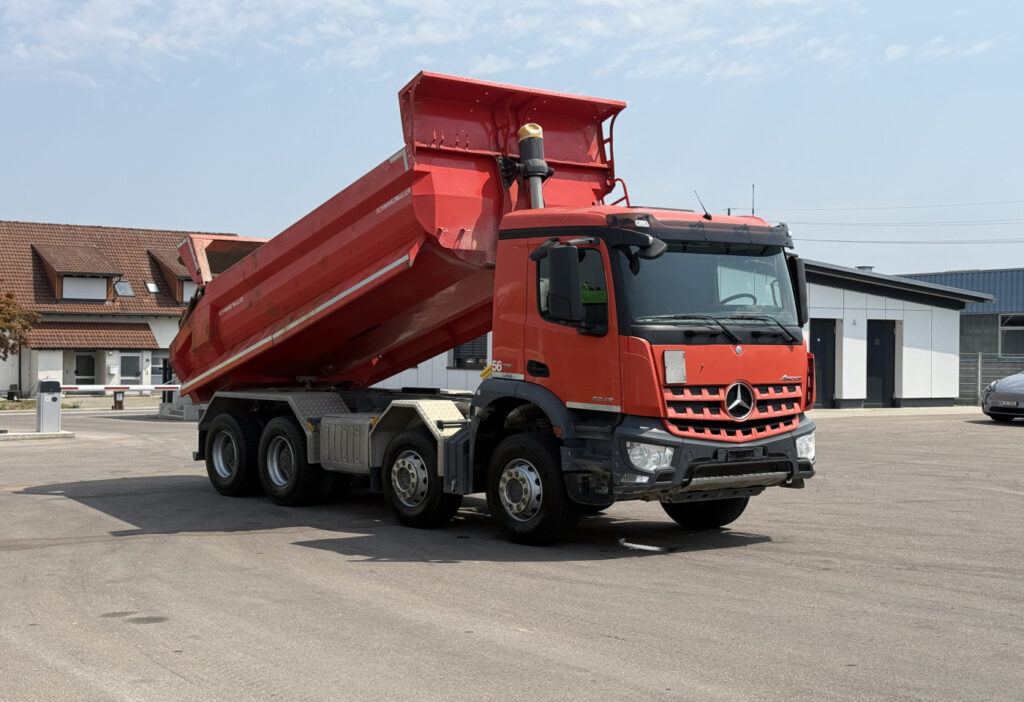 2017 Mercedes-Benz Arocs 3243 8x4 Schwarzmüller