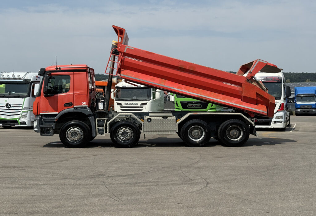 2017 Mercedes-Benz Arocs 3243 8x4 Schwarzmüller