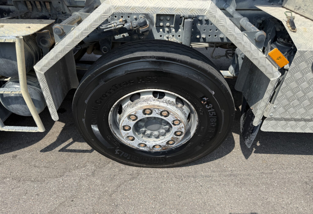 2017 Mercedes-Benz Arocs 3243 8x4 Schwarzmüller