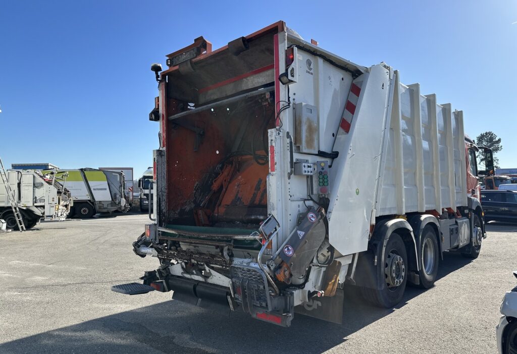 2014 Mercedes-Benz Antos 2536L 6x2*4 Stummer