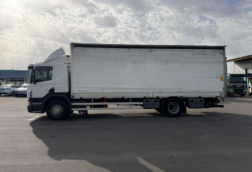 2010 SCANIA P320