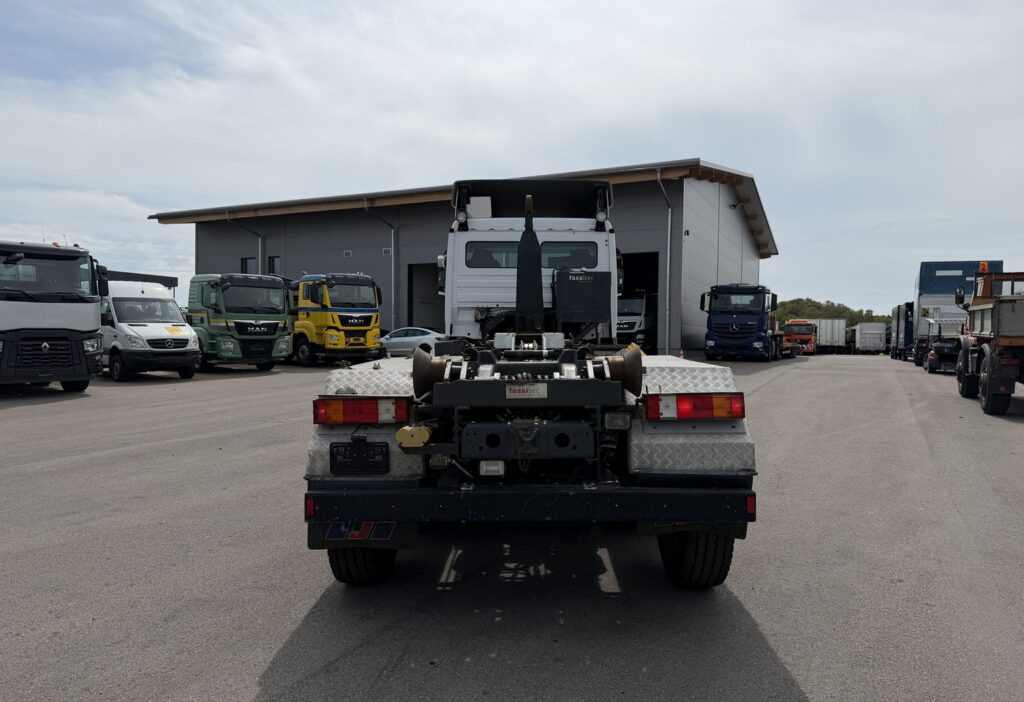 2008 Mercedes-Benz Actros 3241 8x2 Hakengerät