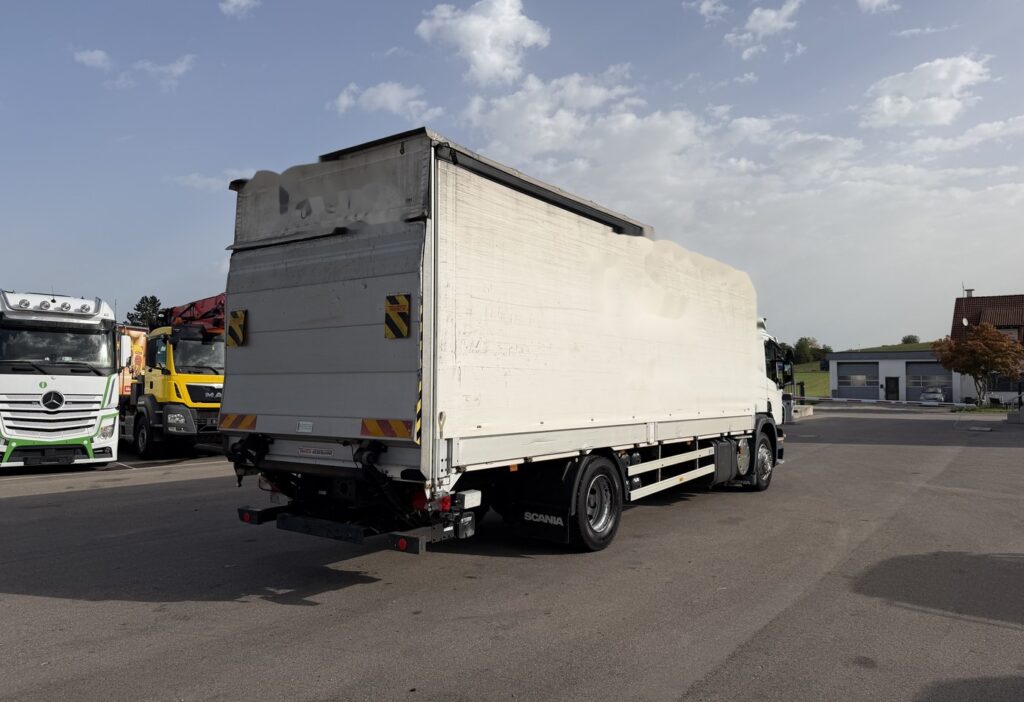 2010 SCANIA P320