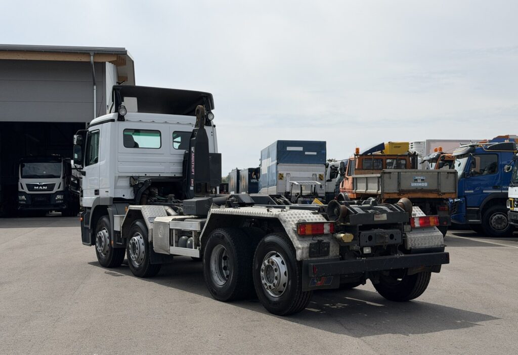 2008 Mercedes-Benz Actros 3241 8x2 Hakengerät
