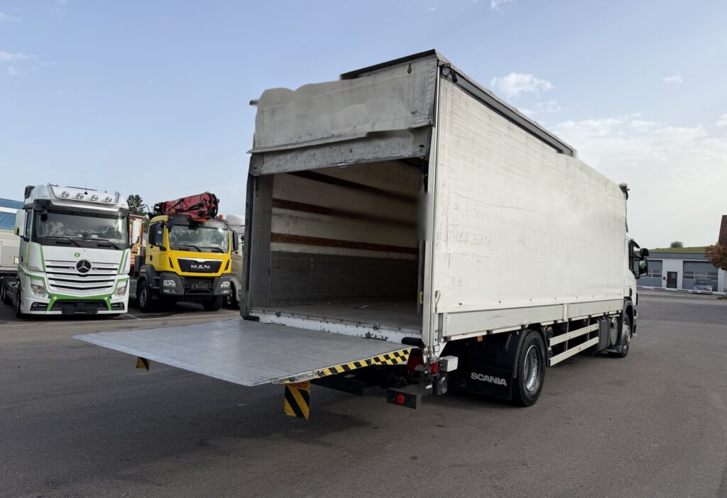 2010 SCANIA P320