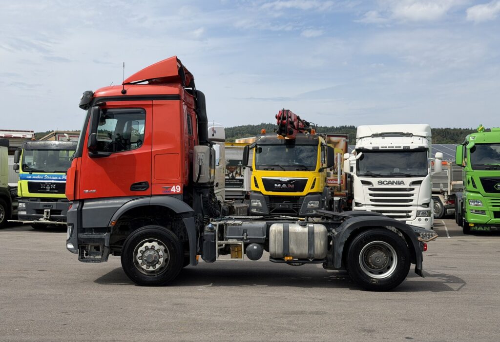 2017 Mercedes-Benz Arocs 1846 4x2 SZM