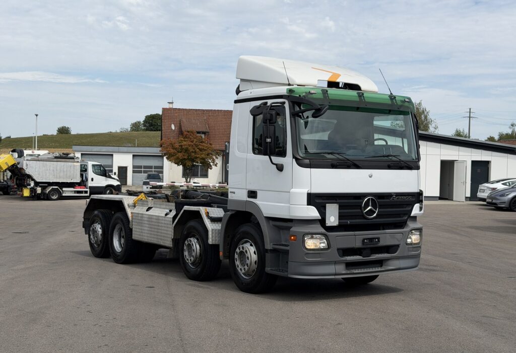 2008 Mercedes-Benz Actros 3241 8x2 Hakengerät