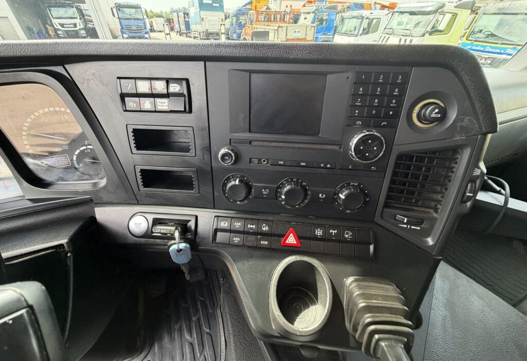 2017 Mercedes-Benz Arocs 1846 4x2 SZM