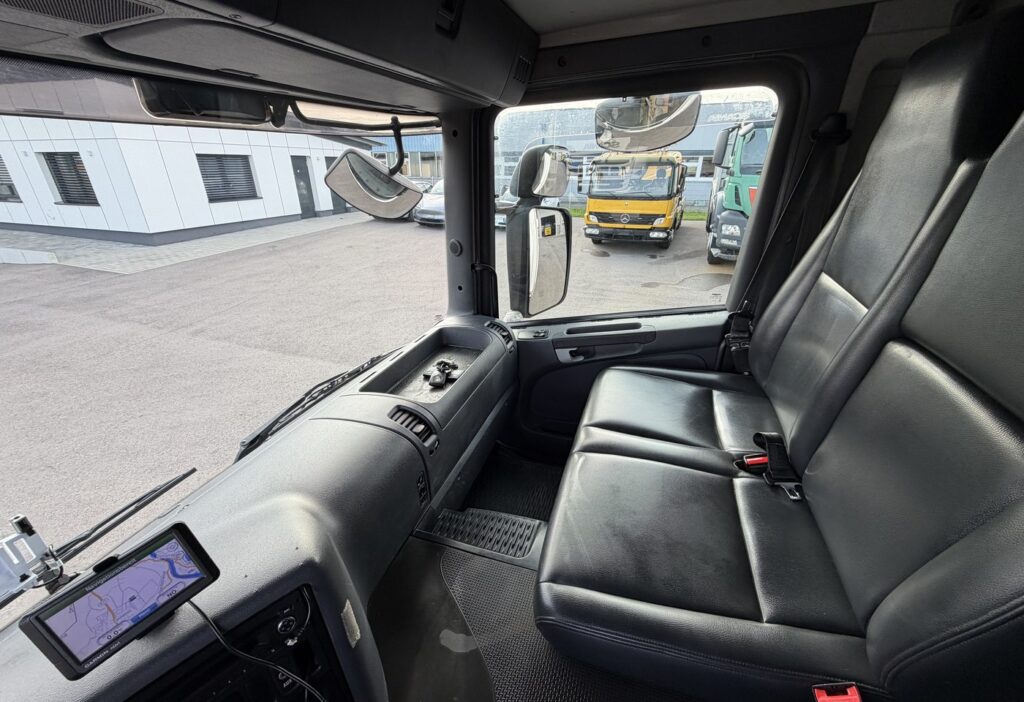 2010 SCANIA P320