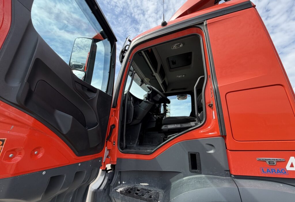 2017 Mercedes-Benz Arocs 1846 4x2 SZM