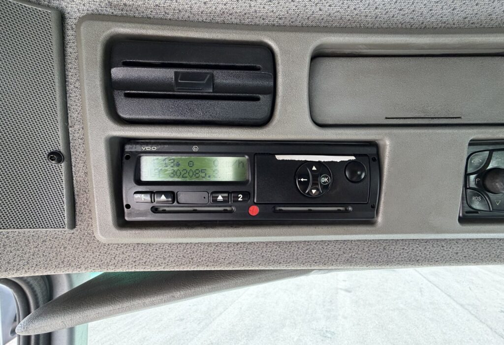 2008 Mercedes-Benz Actros 3241 8x2 Hakengerät