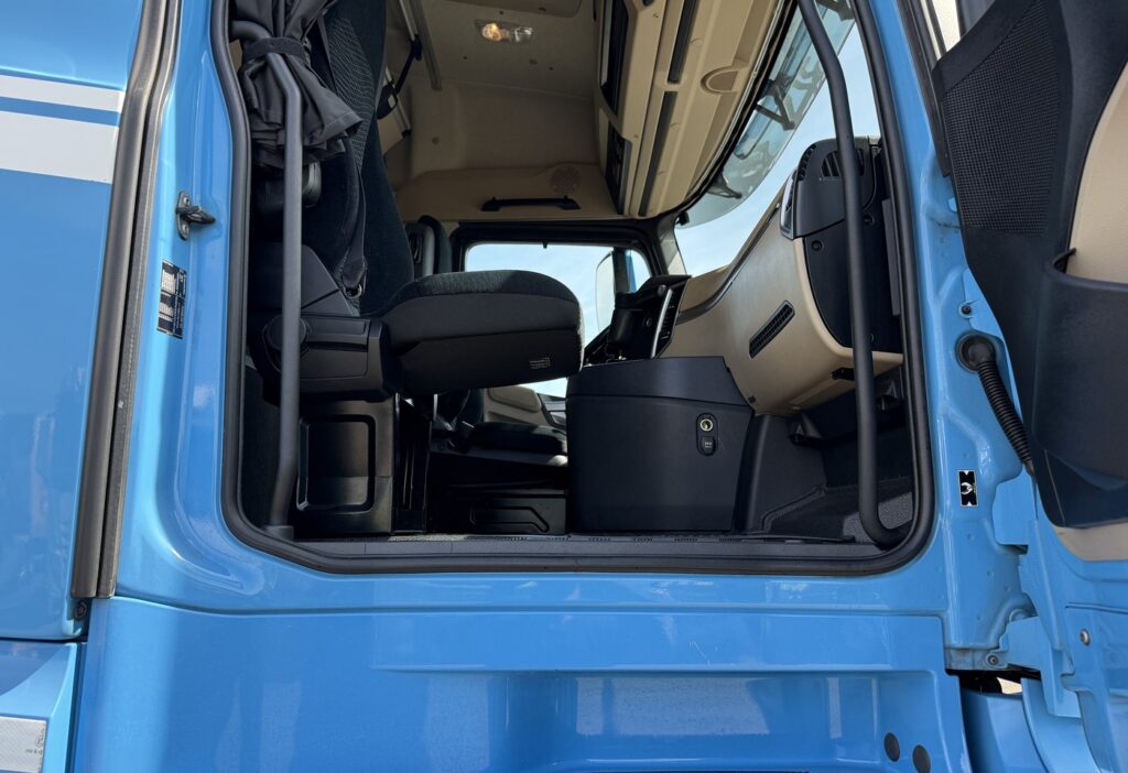 2017 Mercedes-Benz Actros 1843 4x2 Plane/HB