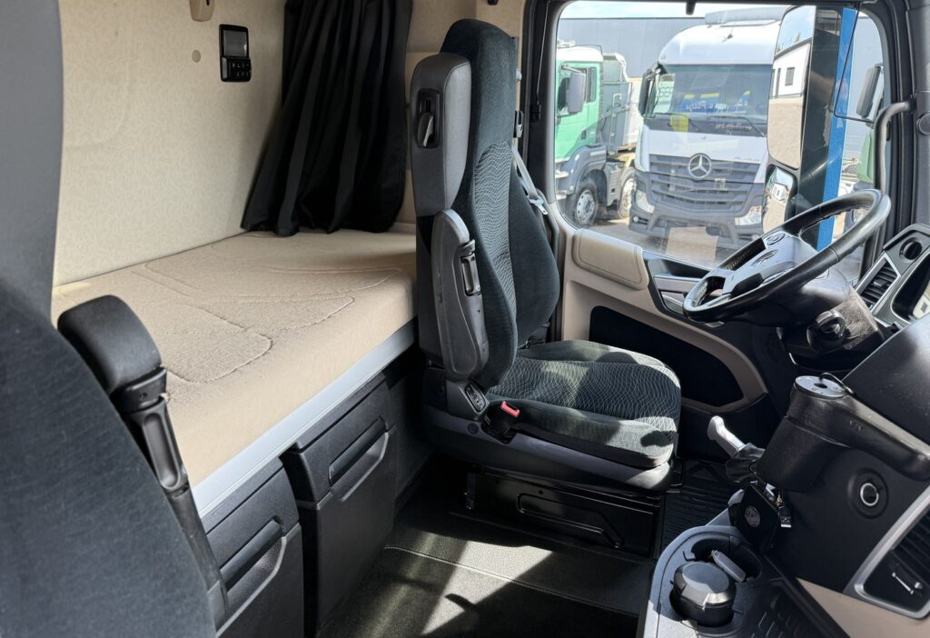 2017 Mercedes-Benz Actros 1843 4x2 Plane/HB