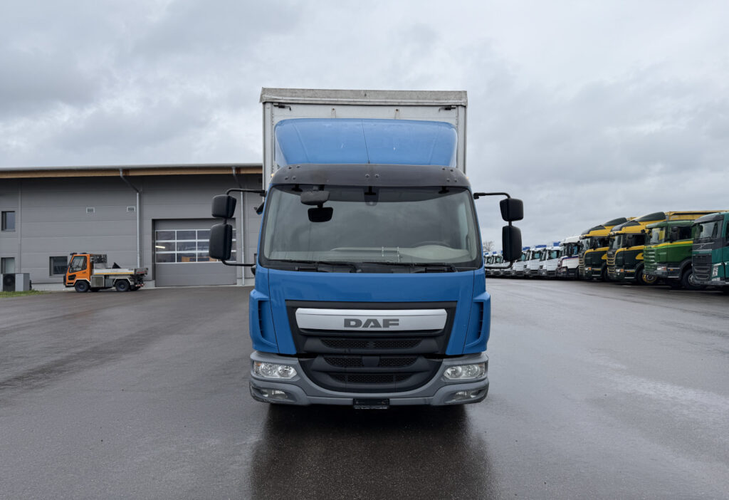 2016 DAF LF 220 108 4x2 Blache