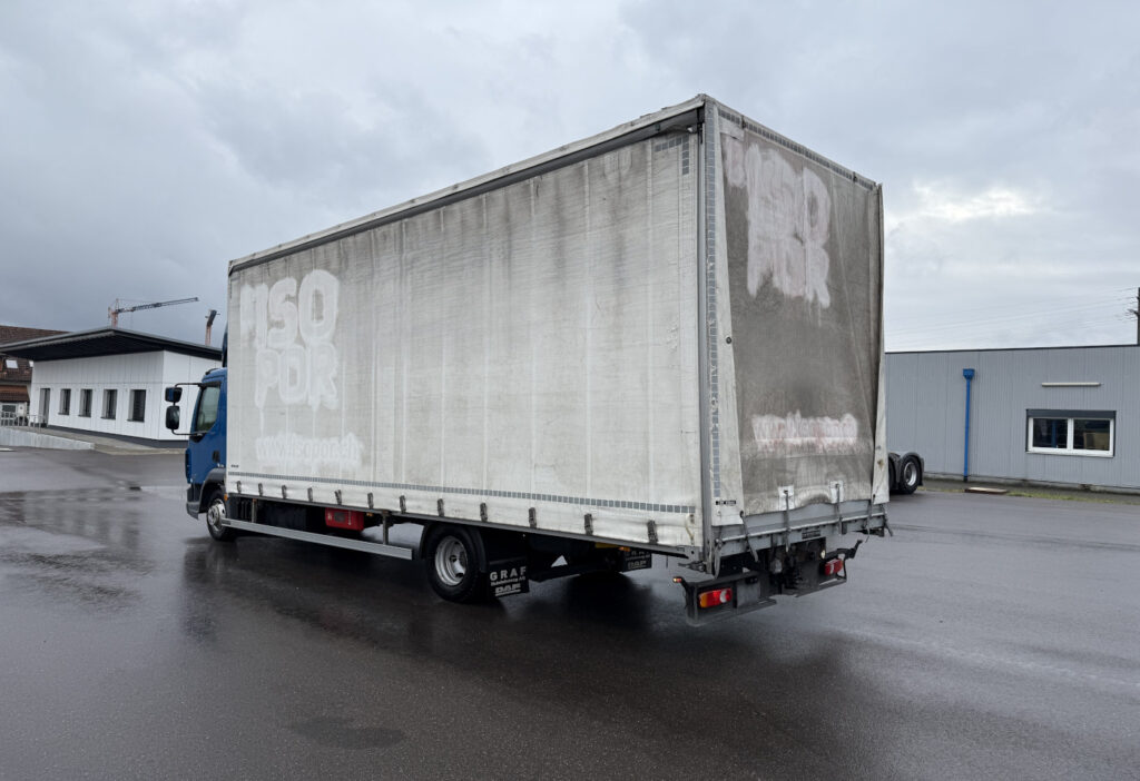2016 DAF LF 220 108 4x2 Blache