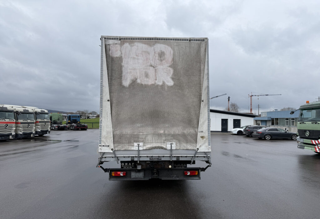 2016 DAF LF 220 108 4x2 Blache