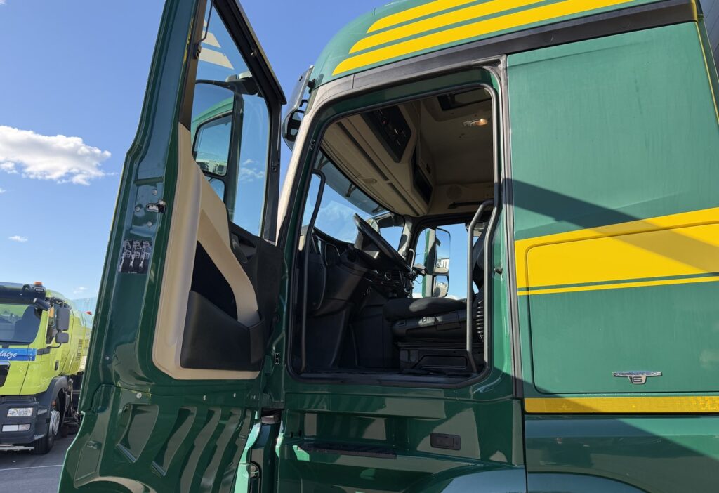 2014 Mercedes-Benz Actros 1845 4x2 Plane/HB