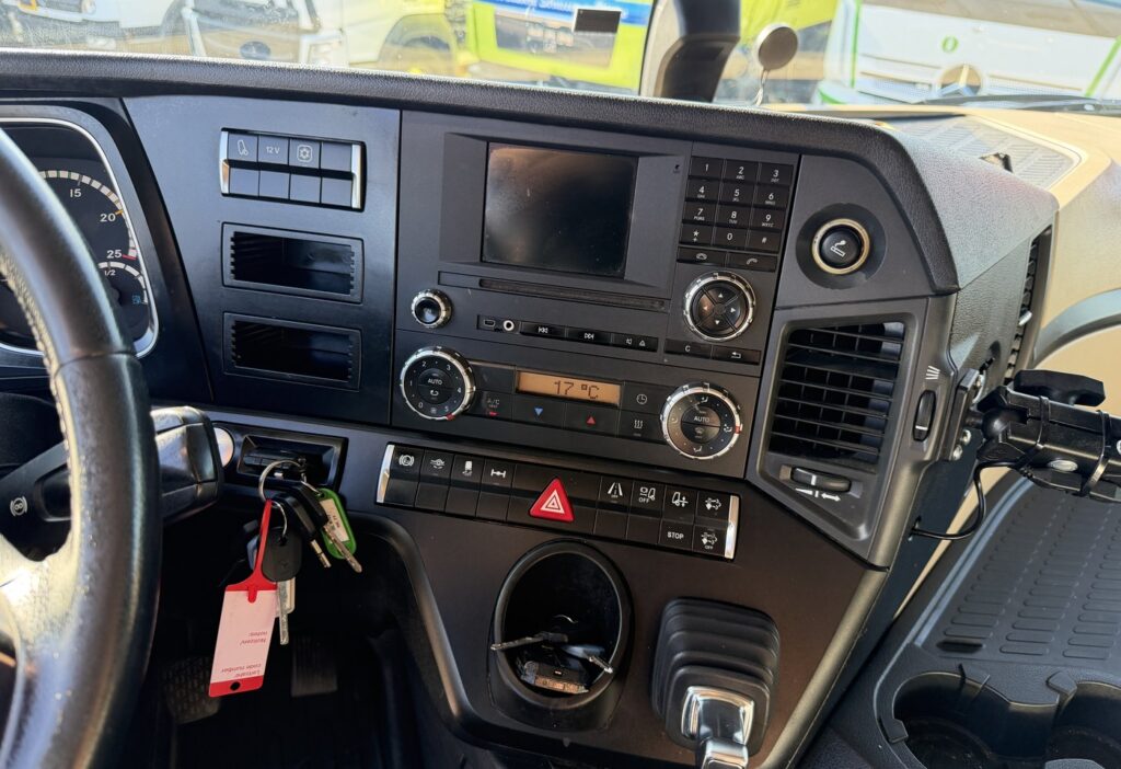 2014 Mercedes-Benz Actros 1845 4x2 Plane/HB