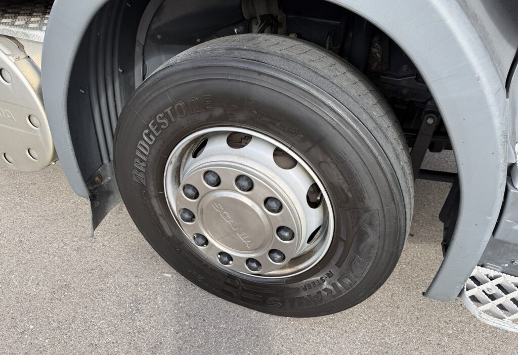 2010 SCANIA P320