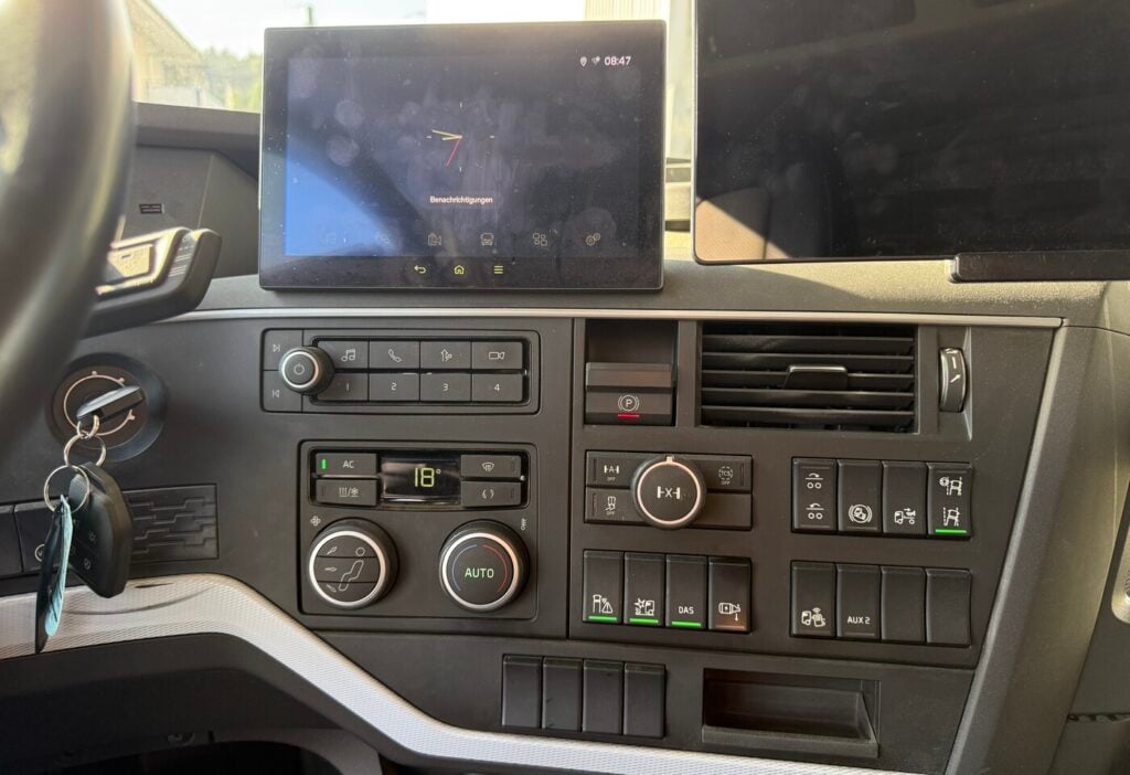 2023 Volvo FH Electric 6x4 + Meiller MHKA
