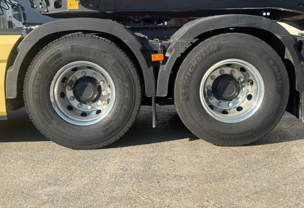 2023 Volvo FH Electric 6x4 + Meiller MHKA