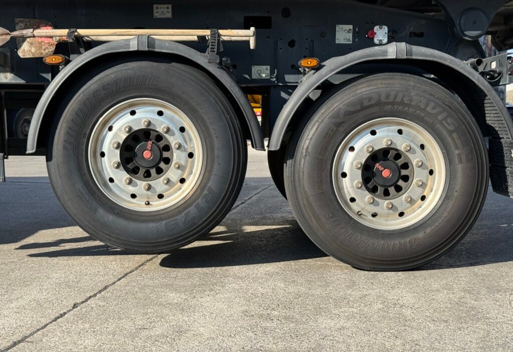 2023 Volvo FH Electric 6x4 + Meiller MHKA