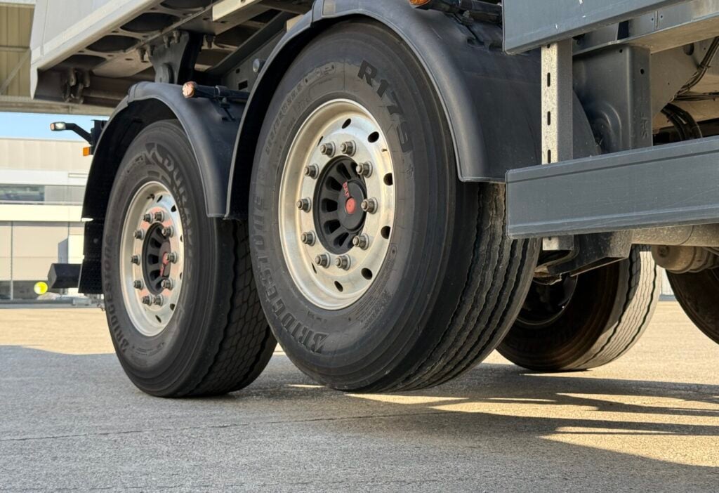 2023 Volvo FH Electric 6x4 + Meiller MHKA