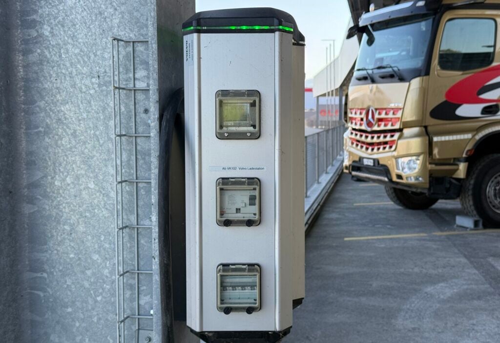2023 Volvo FH Electric 6x4 + Meiller MHKA