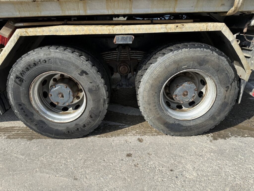 2009 Iveco 260T50 6x4 Trakker